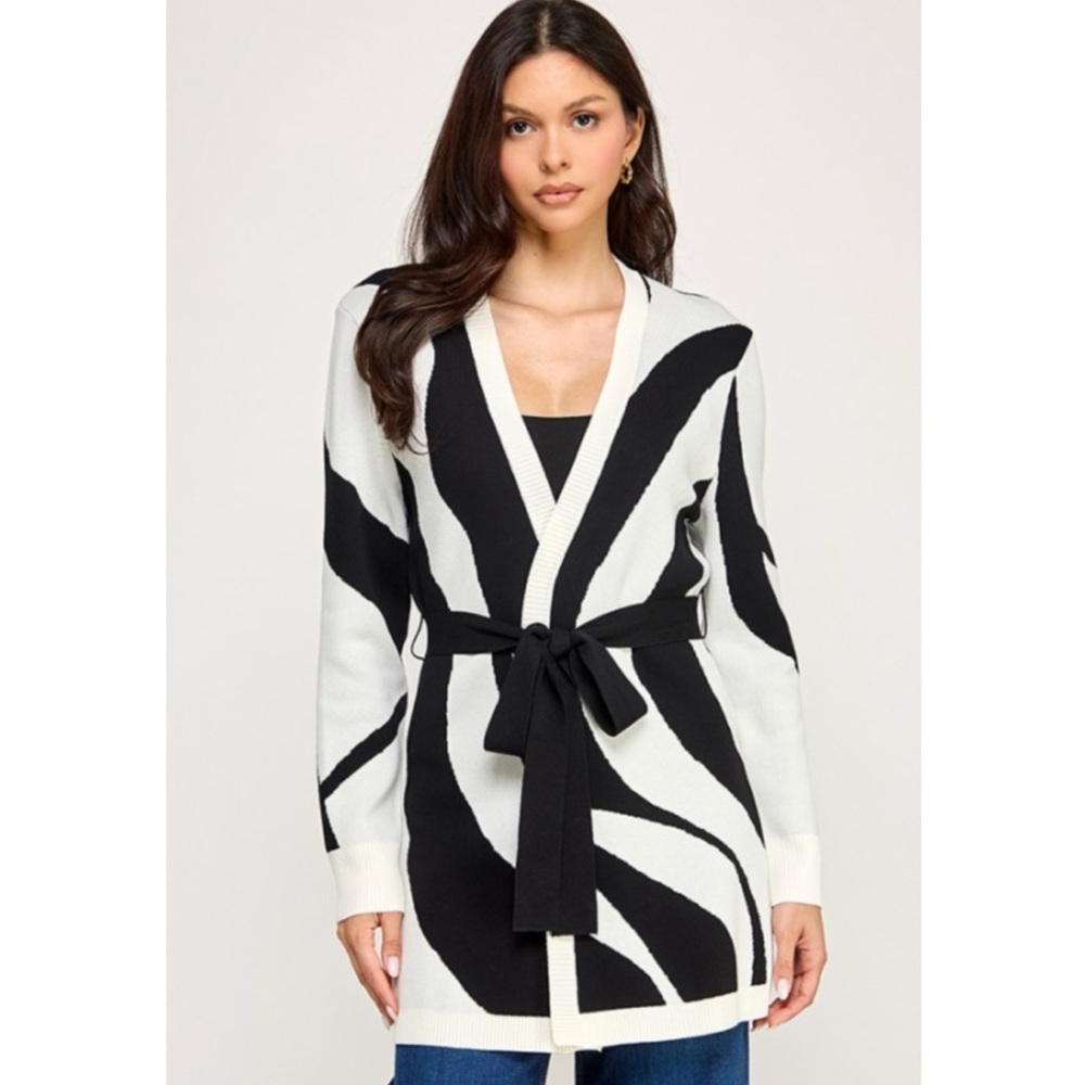 Women’s Black & White Patterned Belted Cardigan Sweater, size Medium, NWT